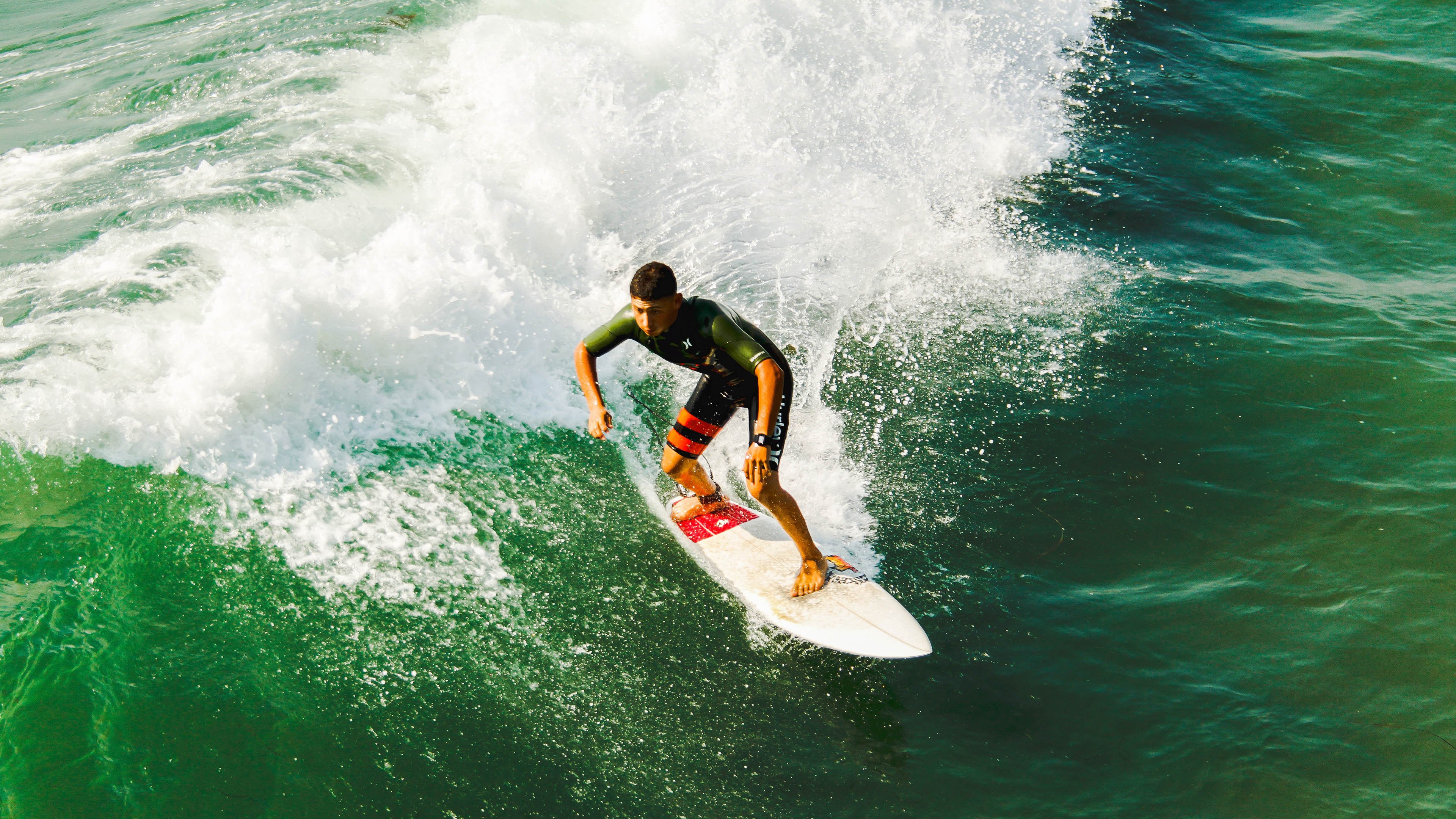 “雪山攀登：高原赛段的极速对决”，6000米雪山攀登