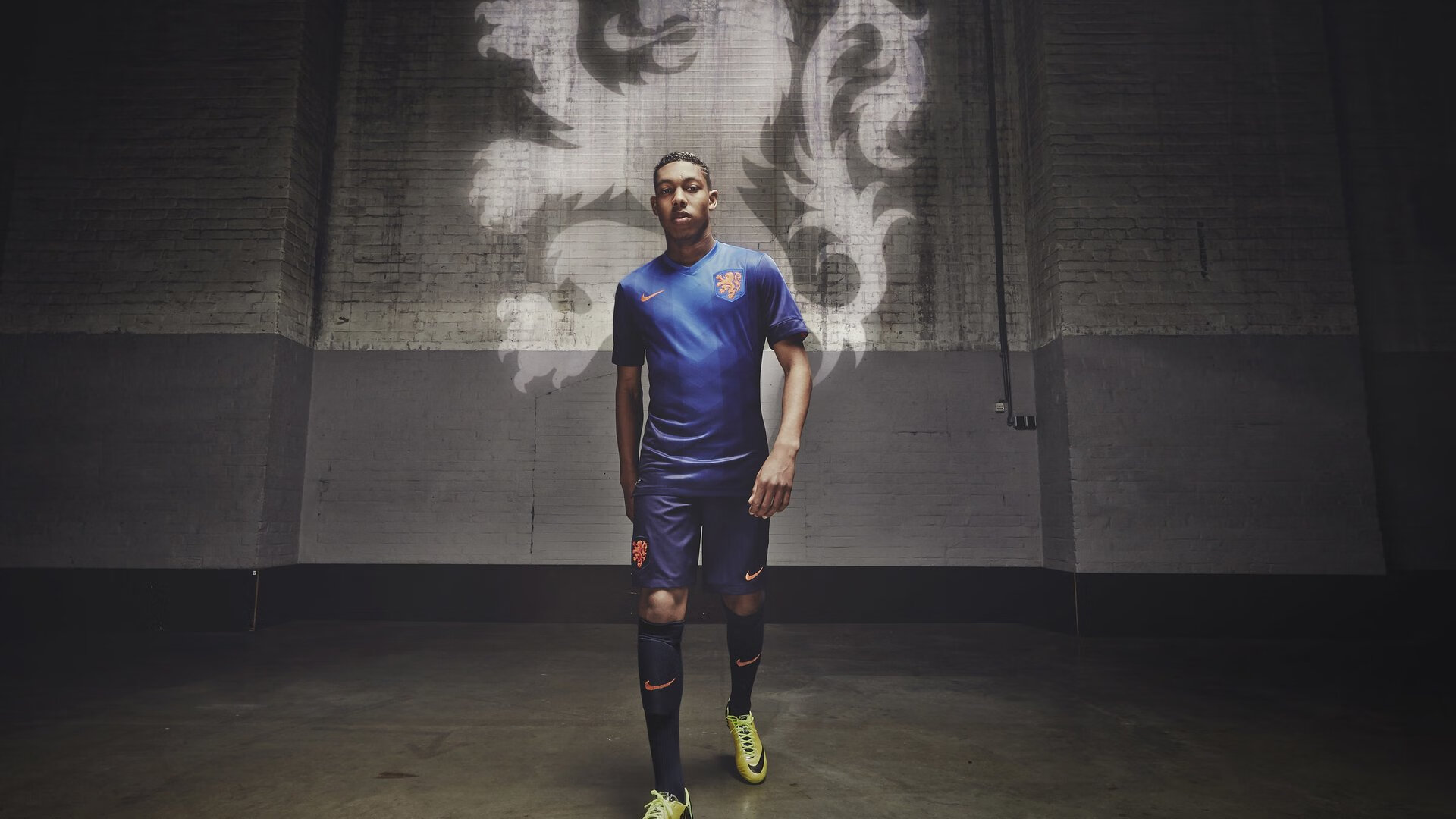 勒夫意外当选年度最佳教练，球迷惊喜万分，勒夫执教战绩