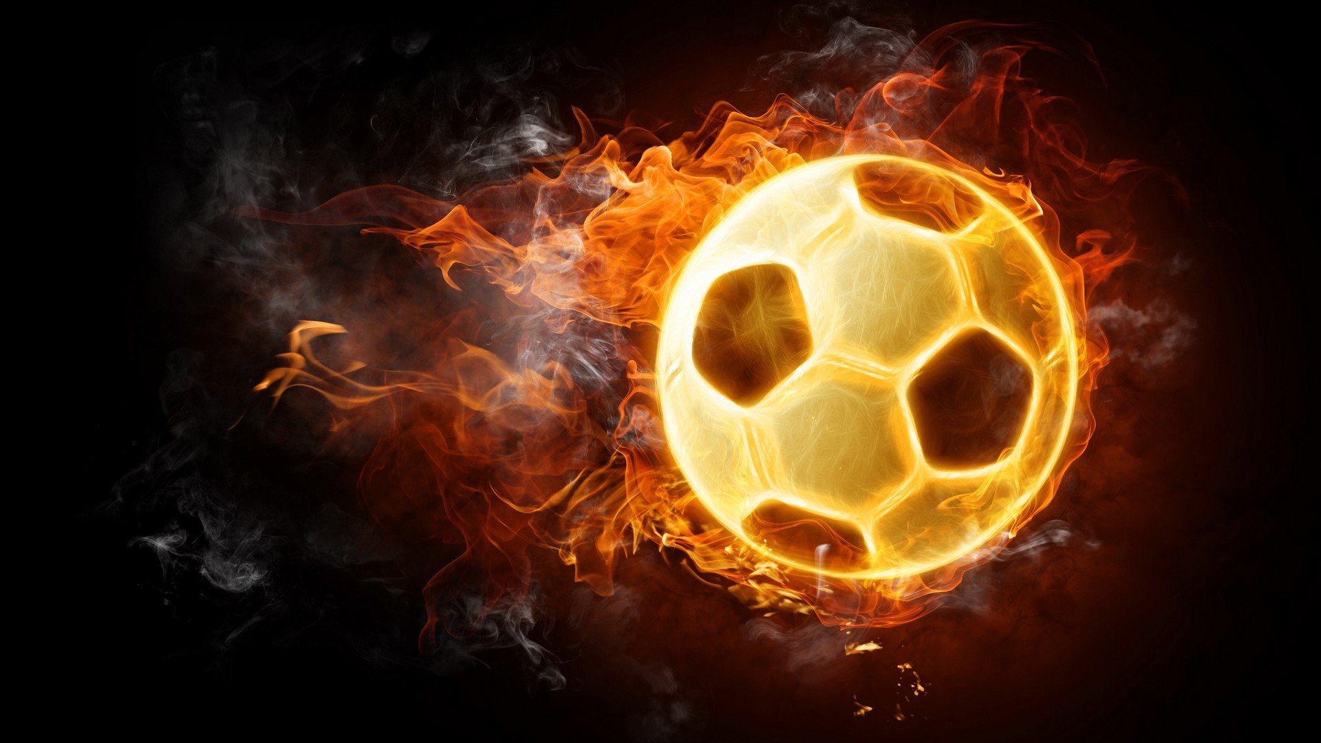 意大利女足队员突破重重困难，冲向胜利，意大利足球女球迷